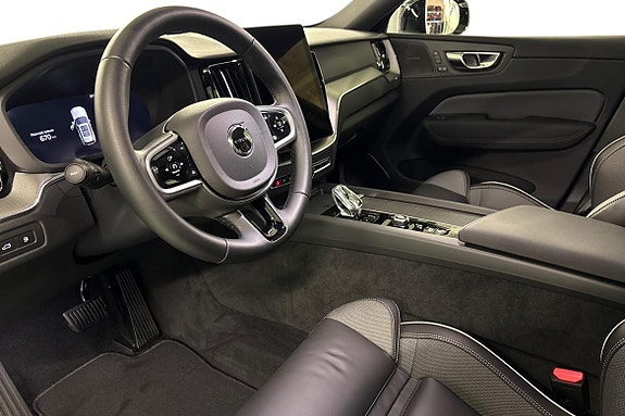 Volvo XC60 8 of 14