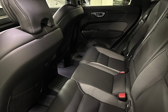 Volvo XC60 12 of 14