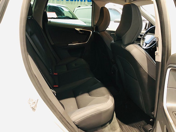 Volvo XC60 6 of 9