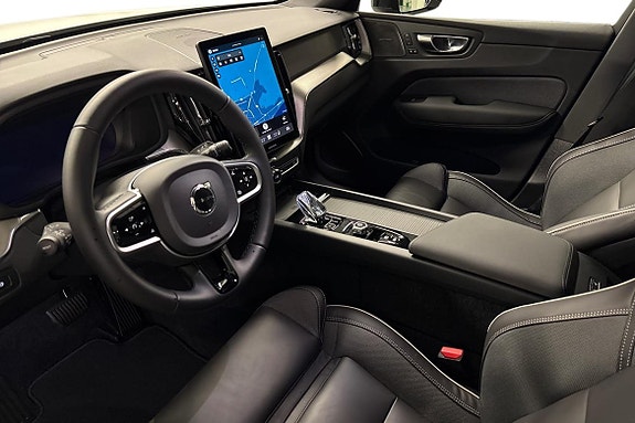 Volvo XC60 8 of 22