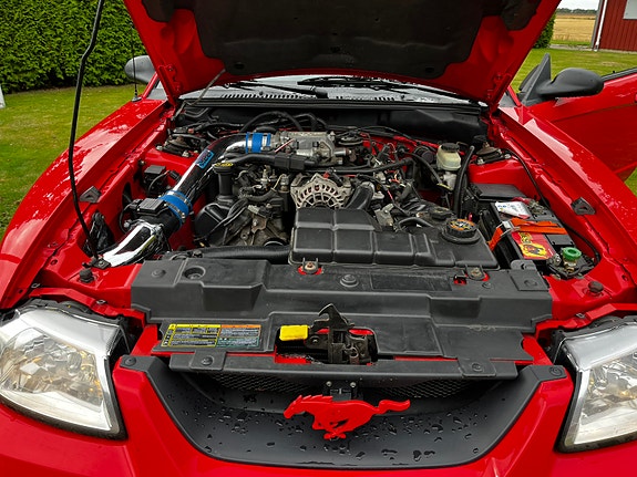 Ford Mustang 4 of 9