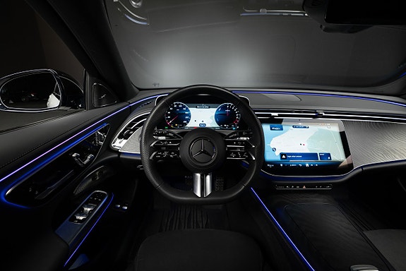 Mercedes-Benz E300 e 9 of 15
