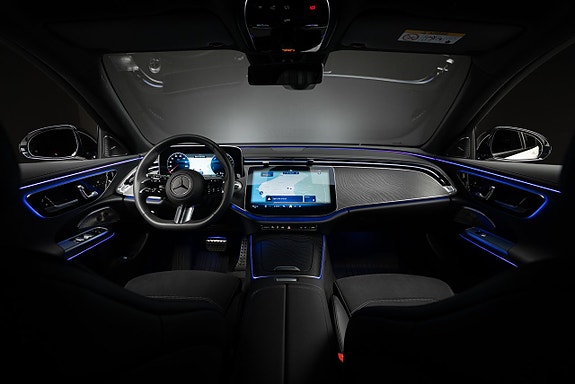 Mercedes-Benz E300 e 14 of 15