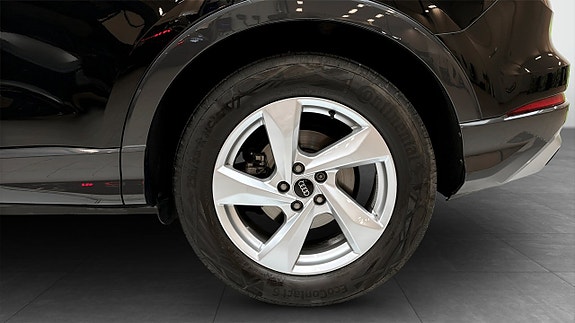 Audi Q3 6 of 16