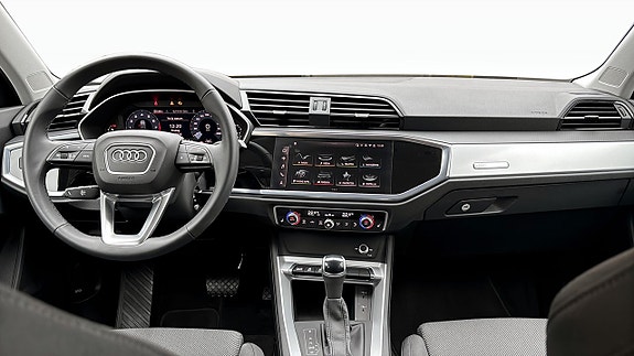 Audi Q3 10 of 16