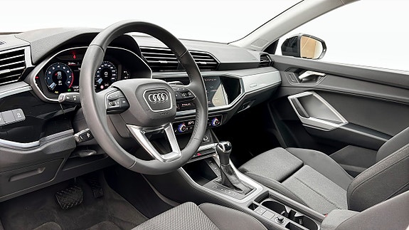 Audi Q3 7 of 16