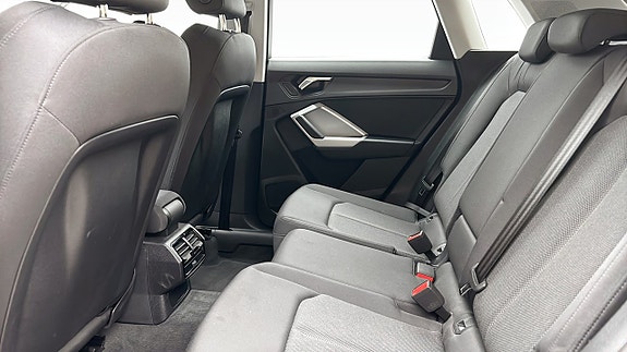 Audi Q3 11 of 16