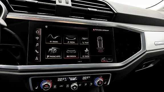 Audi Q3 15 of 16