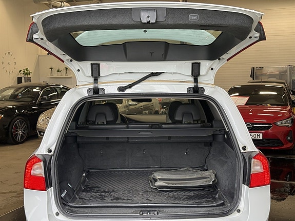 Volvo V70 4 of 23