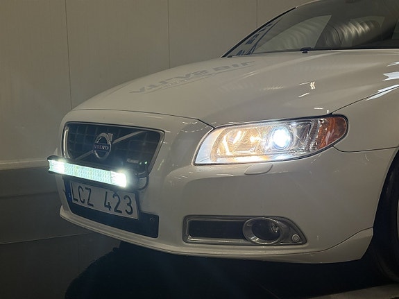 Volvo V70 9 of 23
