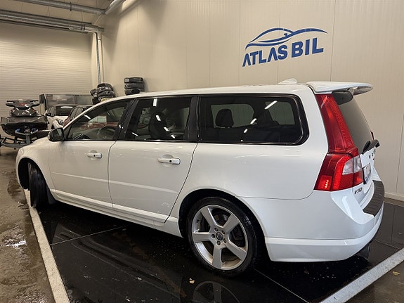 Volvo V70 3 of 23
