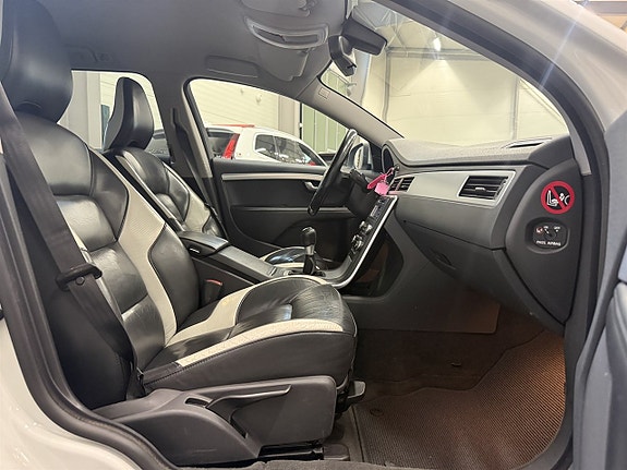 Volvo V70 10 of 23