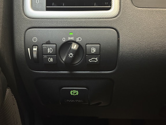 Volvo V70 13 of 23