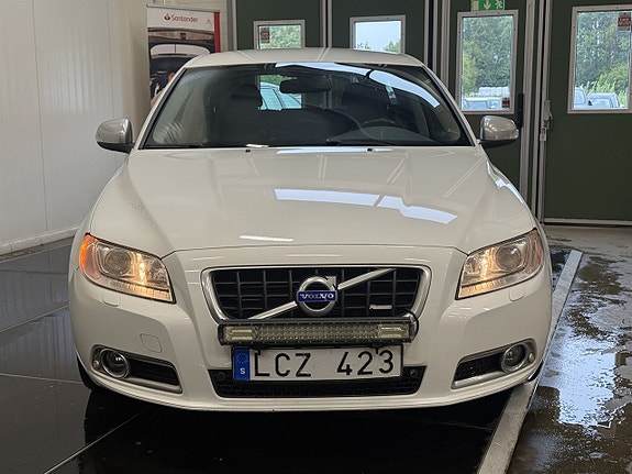 Volvo V70 8 of 23