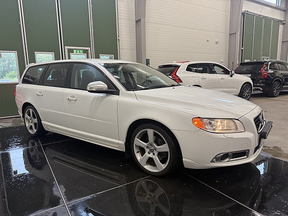 Volvo V70 7 of 23