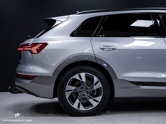 Audi e-tron 15 of 30