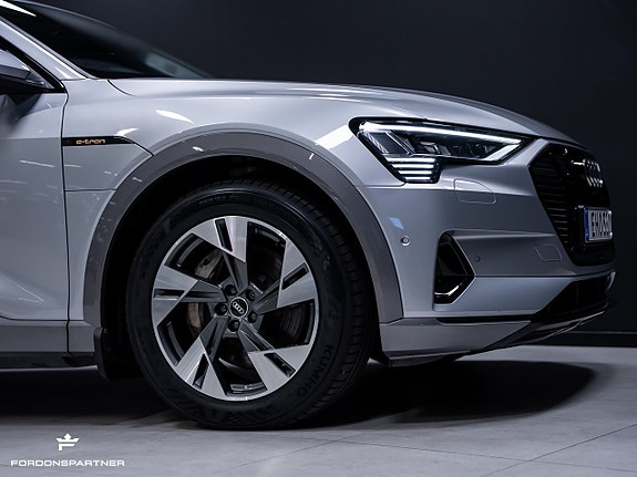 Audi e-tron 16 of 30