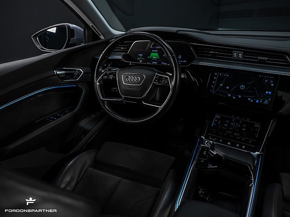 Audi e-tron 28 of 30