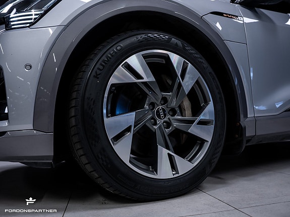Audi e-tron 6 of 30