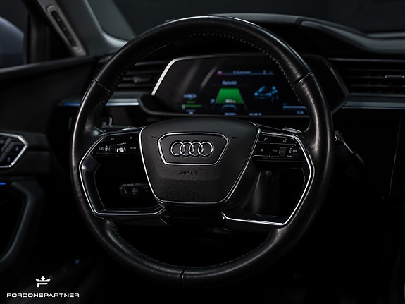 Audi e-tron 22 of 30