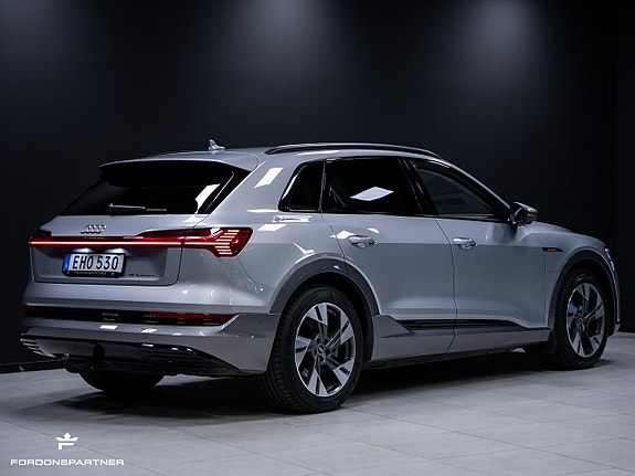 Audi e-tron 10 of 30