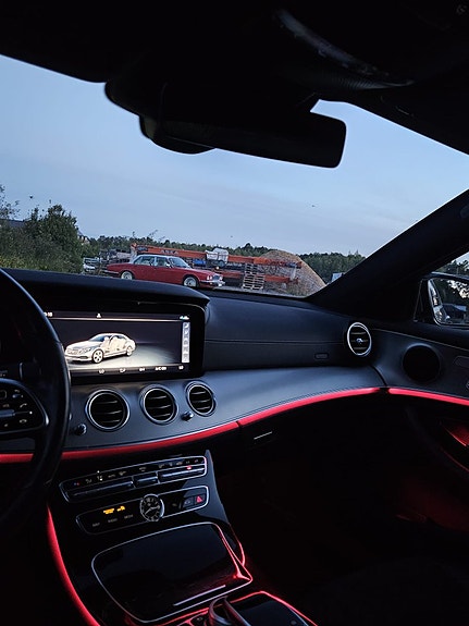 Mercedes-Benz E200 12 of 19