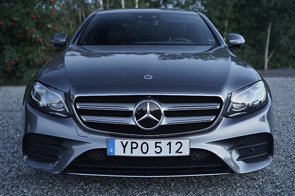 Mercedes-Benz E200 4 of 19
