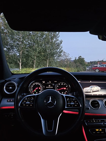 Mercedes-Benz E200 15 of 19