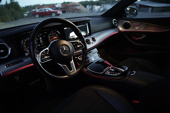 Mercedes-Benz E200 9 of 19