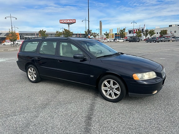 Volvo V70 4 of 9