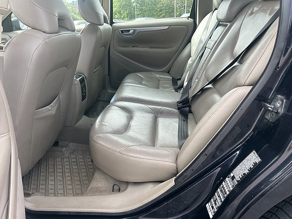Volvo V70 9 of 9