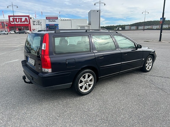 Volvo V70 6 of 9