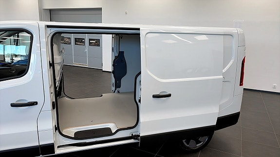 Renault Trafic 21 of 26