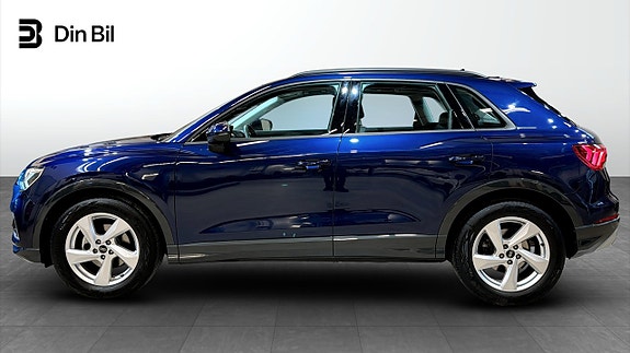 Audi Q3 2 of 20