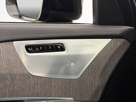 Volvo XC90 14 of 30