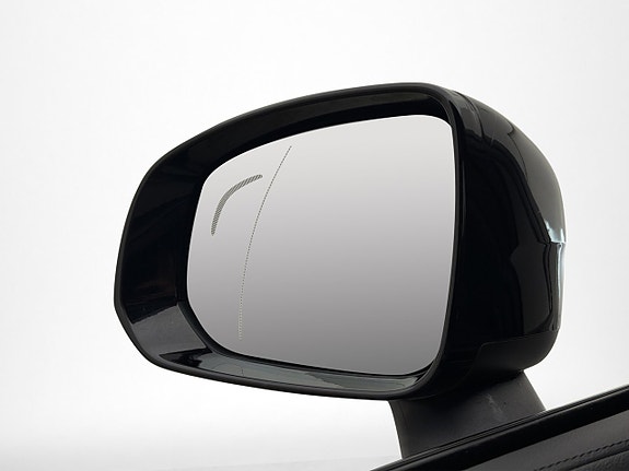 Volvo XC90 10 of 30