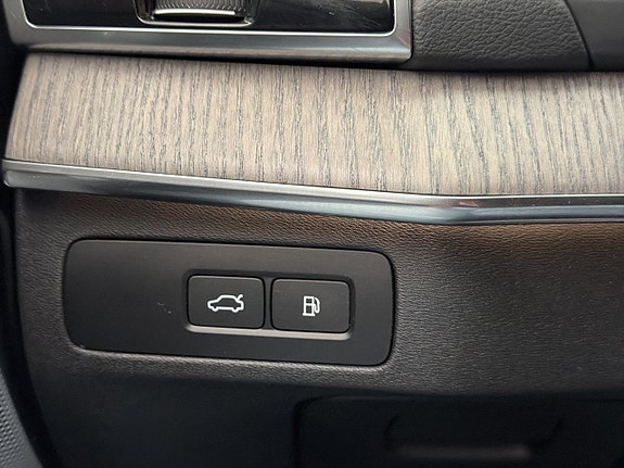Volvo XC90 16 of 30
