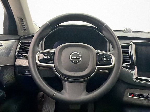 Volvo XC90 15 of 30