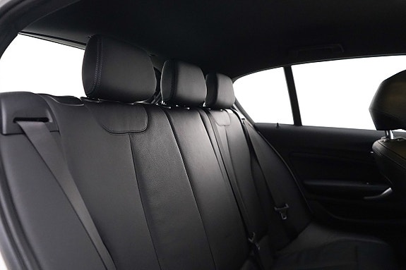BMW 118i 17 of 23