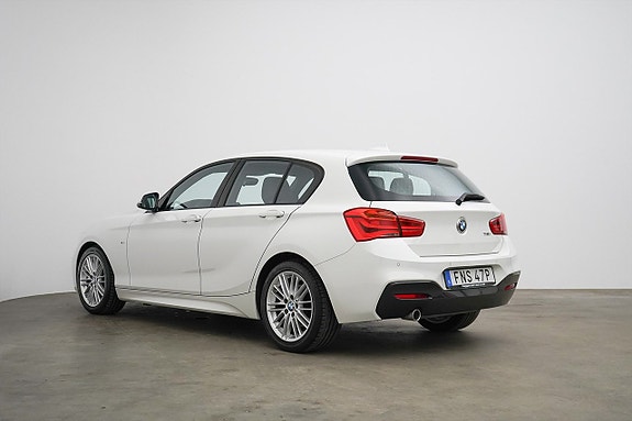 BMW 118i 4 of 23