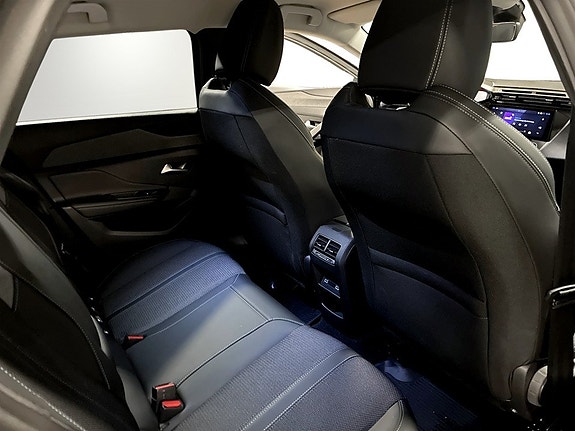 Peugeot 308 SW 15 of 19