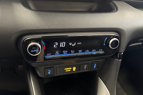 Toyota Yaris 21 of 23