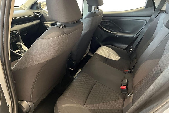 Toyota Yaris 13 of 23