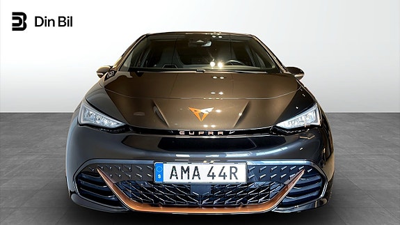 Cupra Born 4 of 12