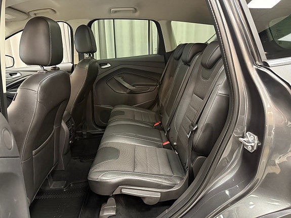 Ford Kuga 8 of 12
