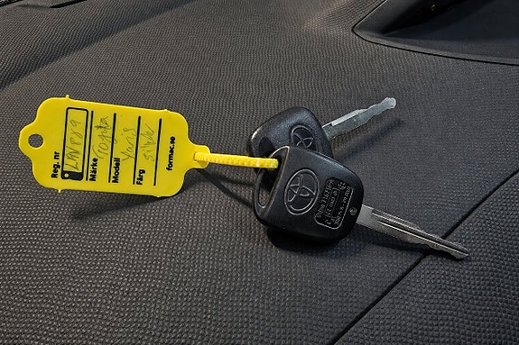 Toyota Yaris 23 of 27
