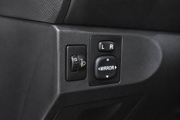 Toyota Yaris 17 of 27