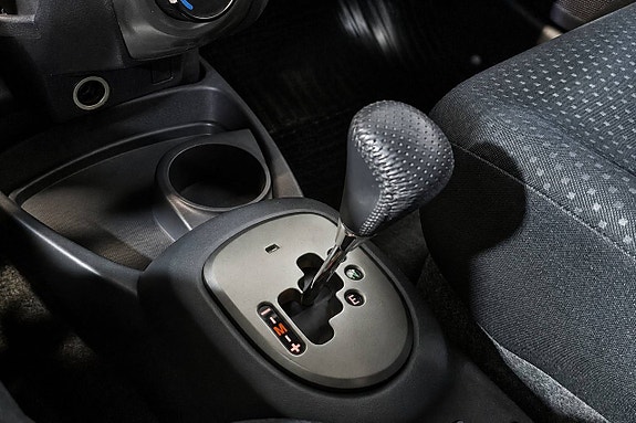 Toyota Yaris 22 of 27