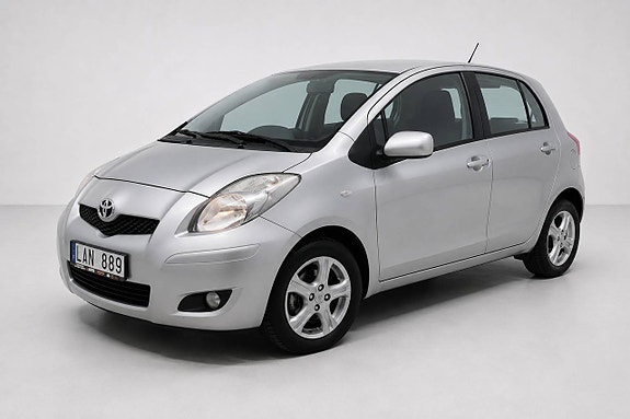 Toyota Yaris 4 of 27