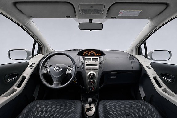 Toyota Yaris 14 of 27